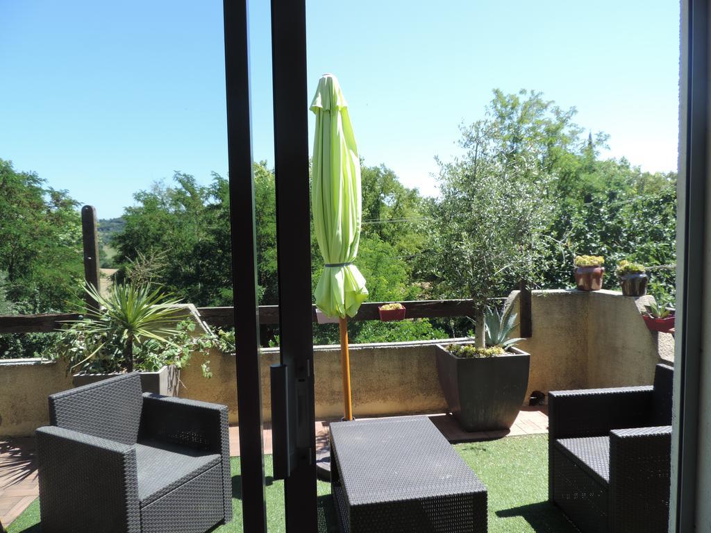 Hotel Les Deux Lions Alairac Exterior foto
